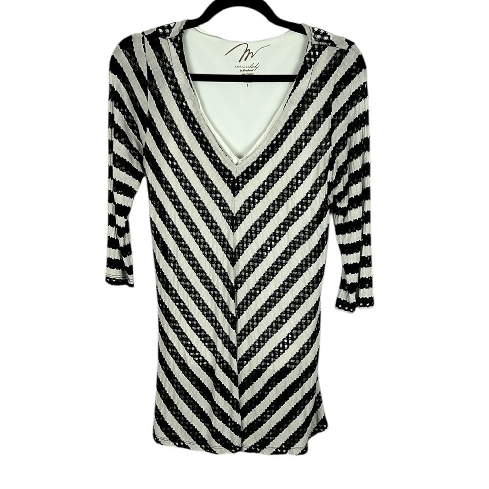 MiracleBody by MiracleSuit Nylon 3/4 Sleeve Striped V Neck Shapewear Top Small